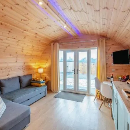 My Happy Hounds Glamping *